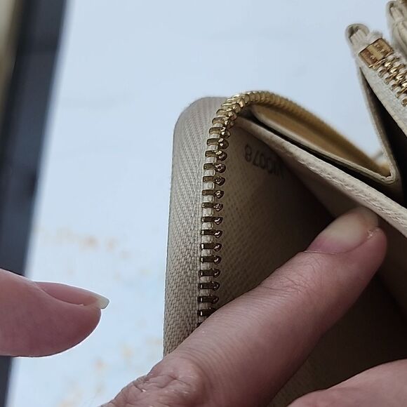 Authentic Louis Vuitton Damier Azur Zippy Zip Around Wallet - Picture 9 of 9